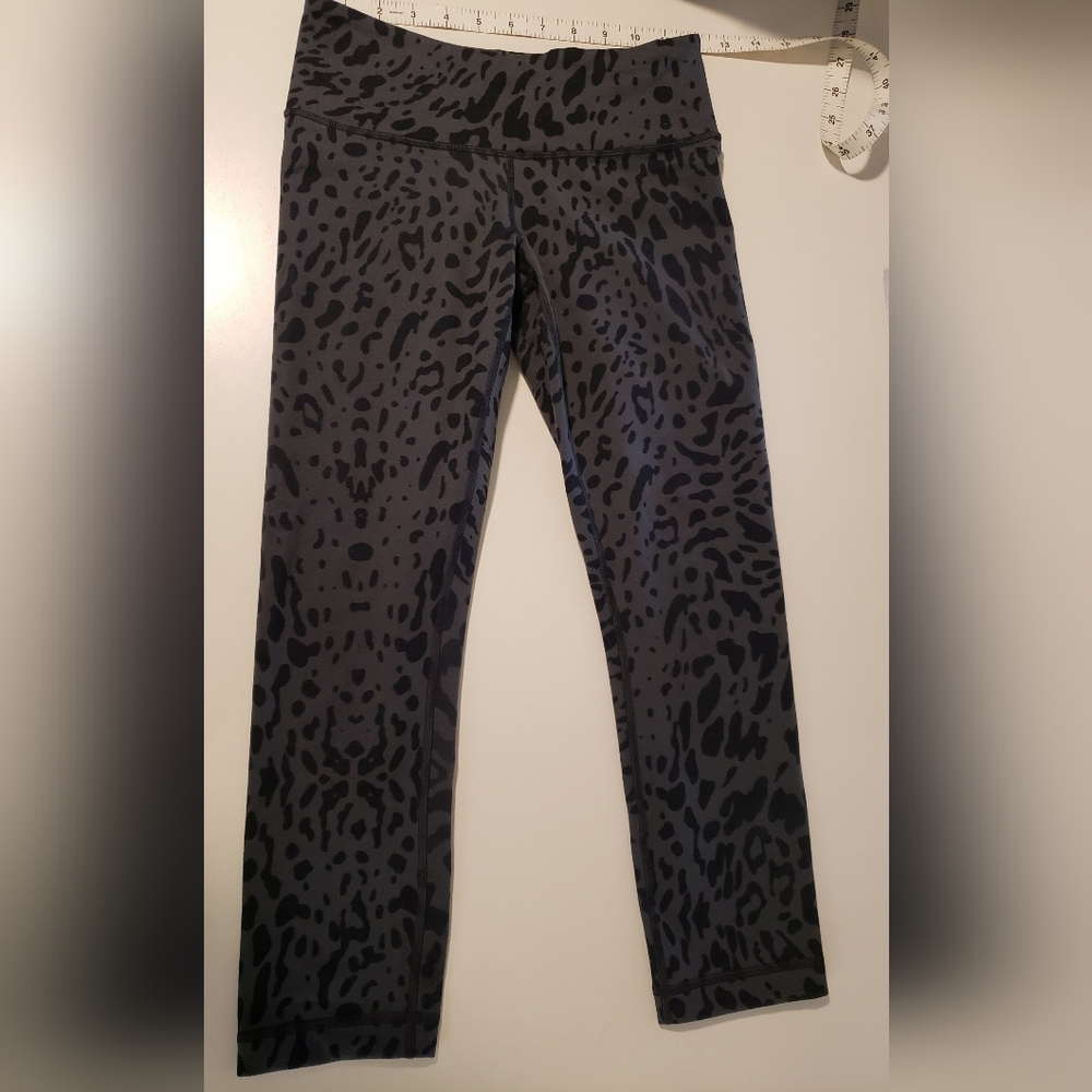 🔥 Lululemon Wunder Under Crop II Leggings - Size 4